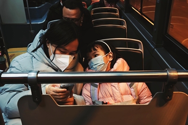 公交车上