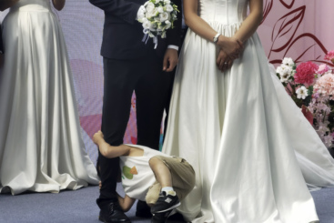 带着弟弟来结婚