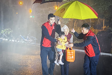 《雨中温暖》