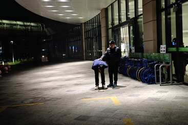我知道你很难过