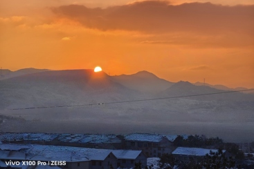雪山日出