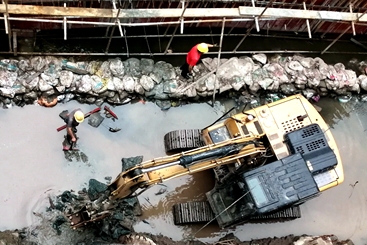 《河道建设者》