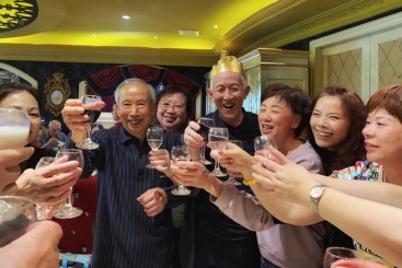 师生共庆生