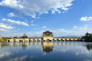 《古桥丽影》
