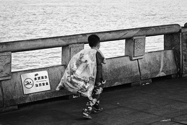 小小拾荒者，为了生活（二）