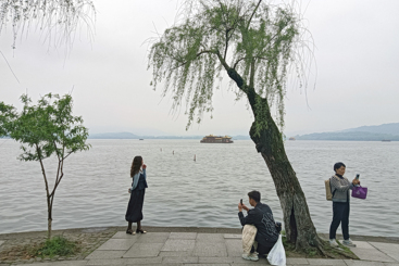 西湖留影