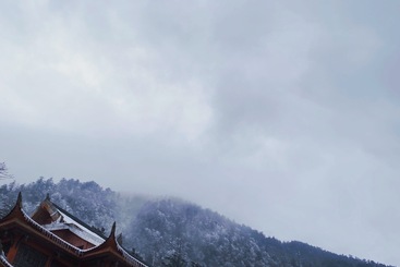雪中寺影