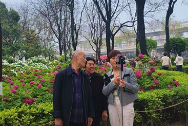 我和父母留个影