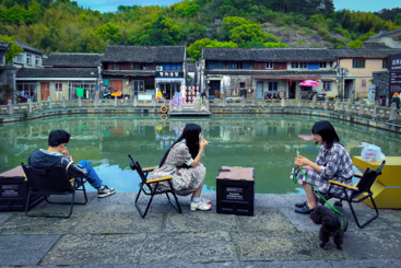 《古村悠闲》