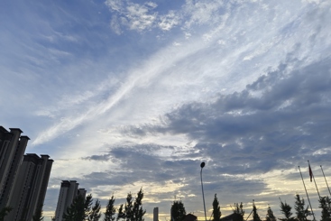 《夕阳绘城》