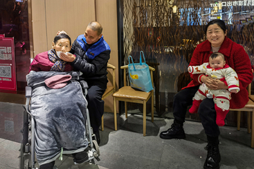 《母慈子孝》