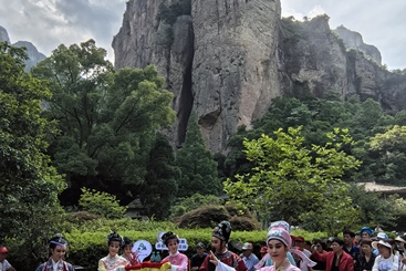 《韵满山间》