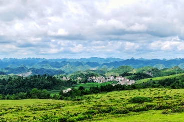 脚踏土地，远方是家