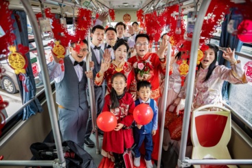 公交车上的婚礼