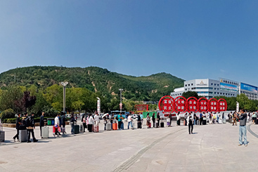 出行长龙