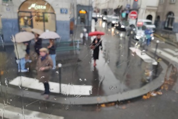 雨中巴黎