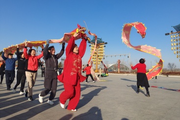 奔向龙年