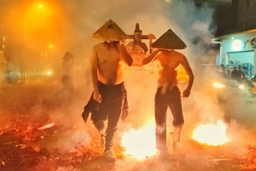 《炸佛》