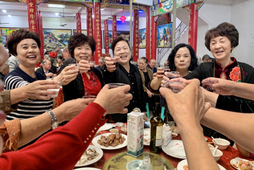 《欢聚一堂过重阳》