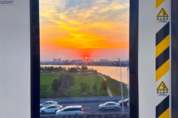 窗外的夕阳