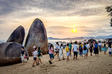 《夕阳伴我游天涯》