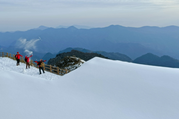 雪中欢歌