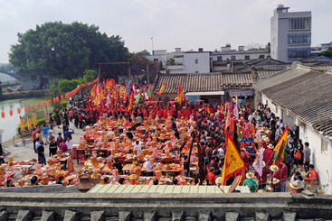 《古寨闹春》