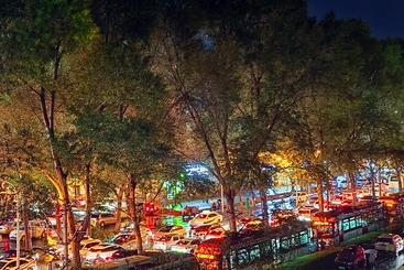 夜雨繁尘