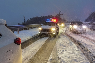 雪夜护航
