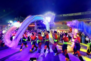 《龙舞飞扬》