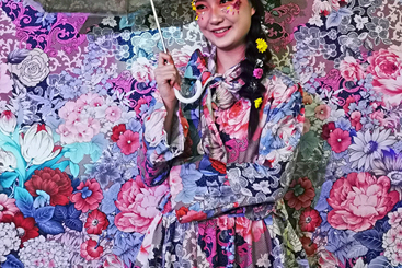 《时尚女》