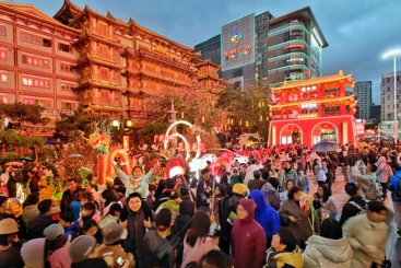 人头涌涌的花市