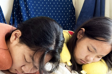 火车上的女孩