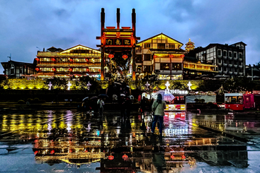 《迎龙门》