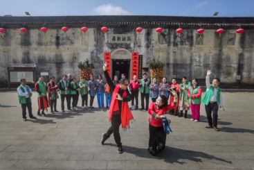 《欢天喜地过新年》