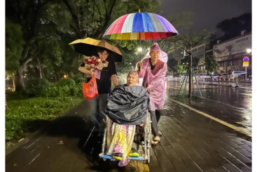 《雨夜》