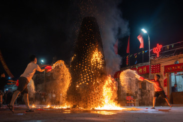 中秋夜烧塔
