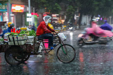 风雨赶路人
