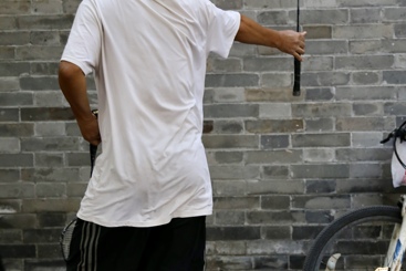 打羽毛球