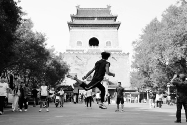 踢毽子