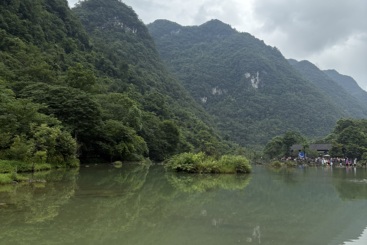 潭面无风镜未磨