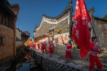 《龙腾庆新春》