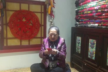 初春枝满族剪纸