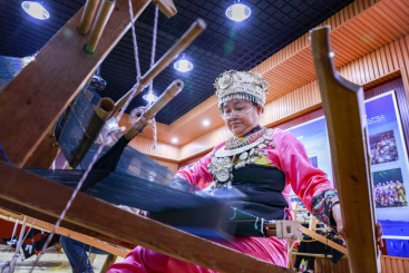 53、土家族织锦技艺