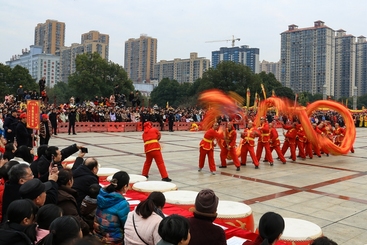 《闹元宵》