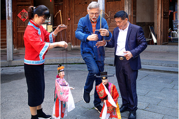 《老外学“艺”》