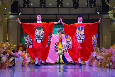 T台上的京剧脸谱（京剧）  