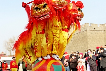 三狮滚彩球