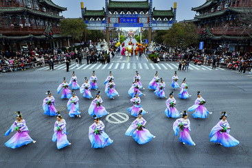清明节巡游宫舞表演