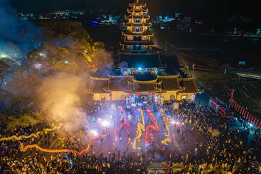 群龙闹元宵